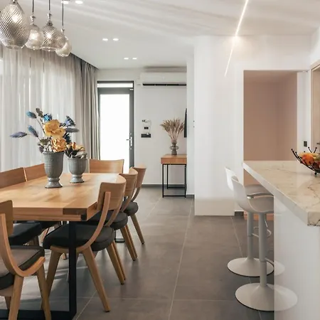 Nerea Seafront Villa, A Pristine Retreat, By Thinkvilla Βίλα