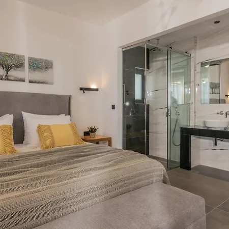 Nerea Seafront Villa, A Pristine Retreat, By Thinkvilla Willa *